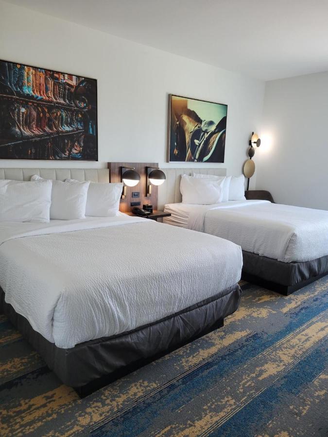 La Quinta Inn & Suites By Wyndham Terrell Bagian luar foto