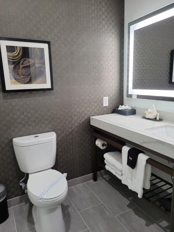 La Quinta Inn & Suites By Wyndham Terrell Bagian luar foto