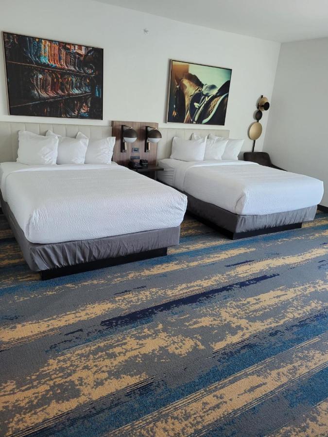 La Quinta Inn & Suites By Wyndham Terrell Bagian luar foto