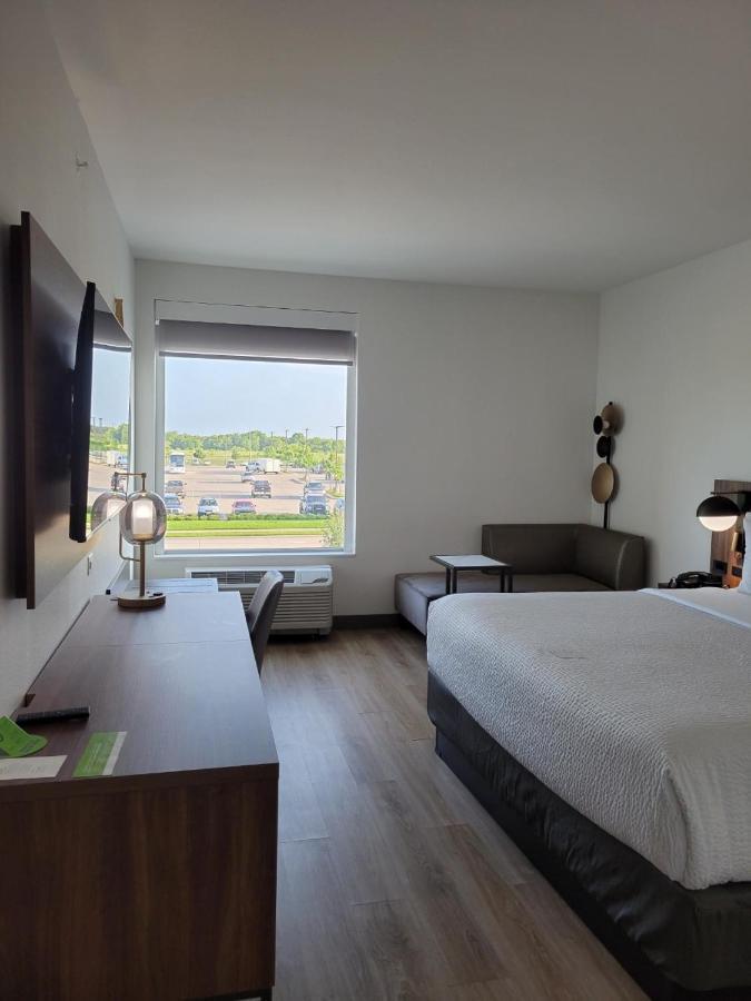 La Quinta Inn & Suites By Wyndham Terrell Bagian luar foto