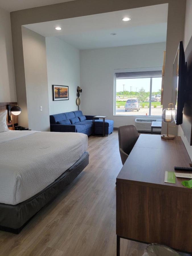 La Quinta Inn & Suites By Wyndham Terrell Bagian luar foto